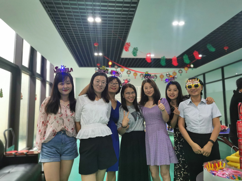 八月集體生日會(huì) | 與久違的祝?；馃嵯嘧?  src="/uploads/allimg/210903/1-210Z3142306314.jpg" /></p>
<p><img alt=
