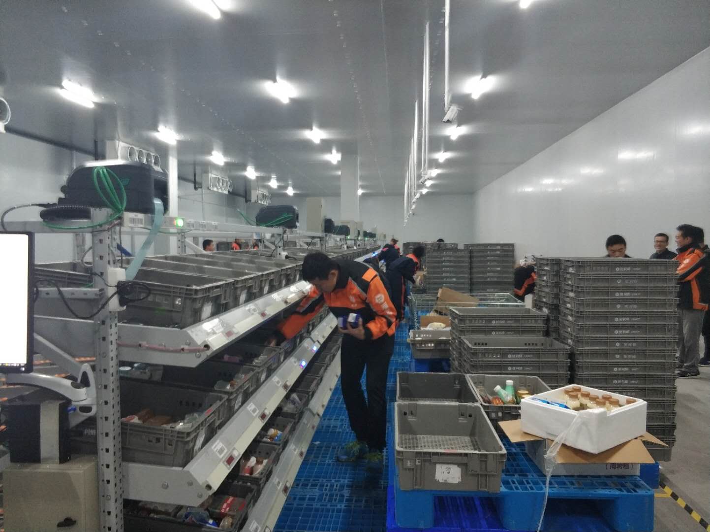 現(xiàn)場報道 | 便利蜂北京倉常溫庫、冷藏庫項目完美收官