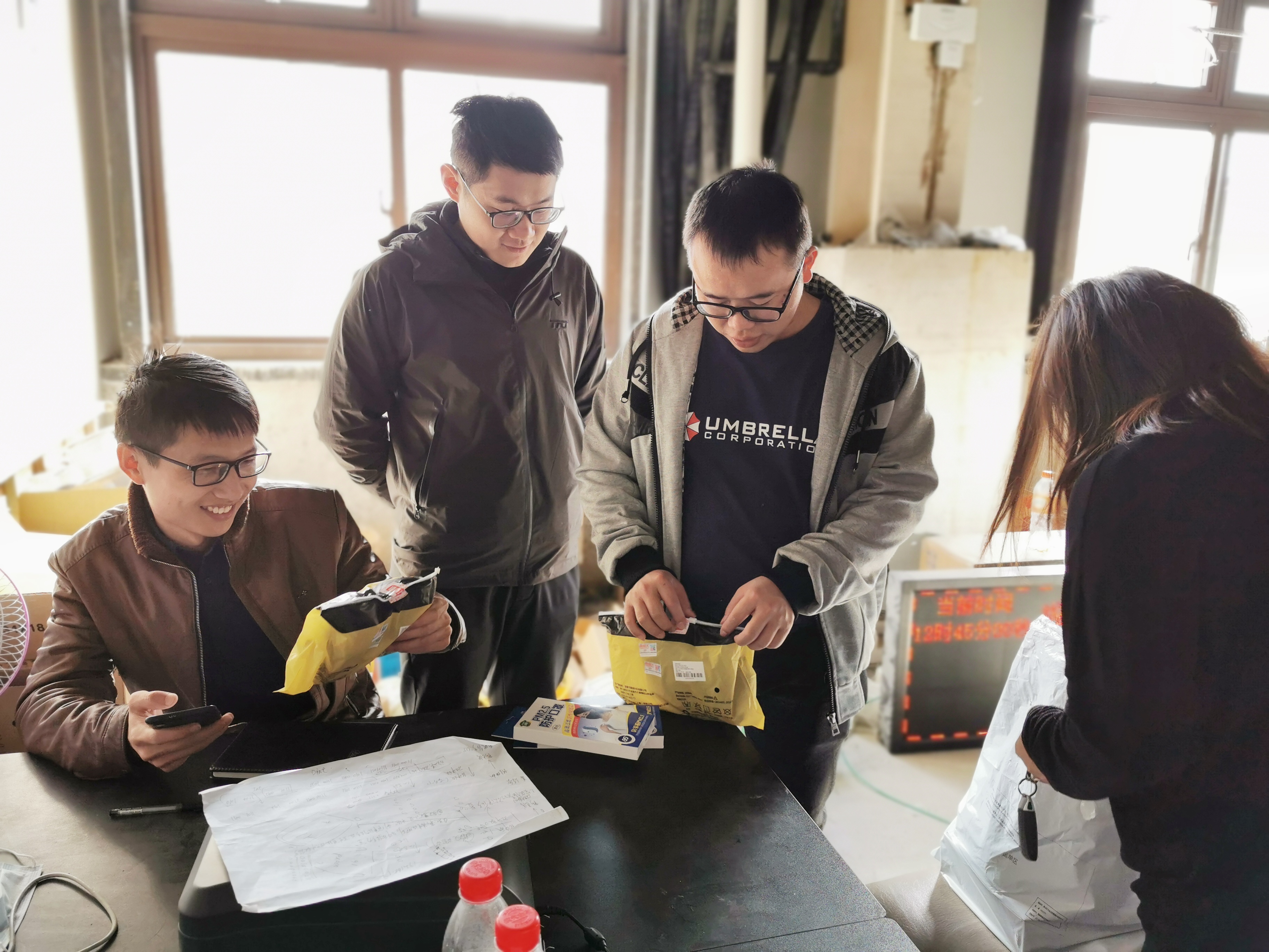11月中旬，寶開工會組織開展“走一線、送溫暖”關(guān)愛員工暖冬行動。